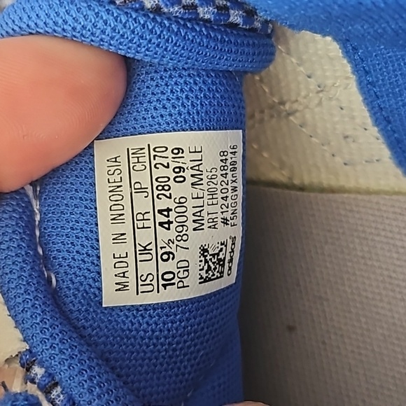 Men's Adidas Size 10 New - Picture 2 of 3